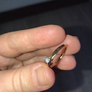 Gold diamond ring